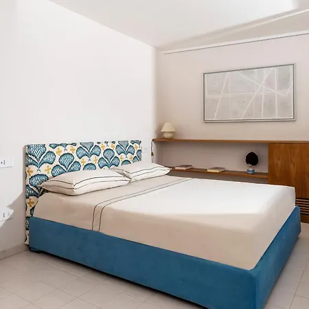 Certis - Villa Capri